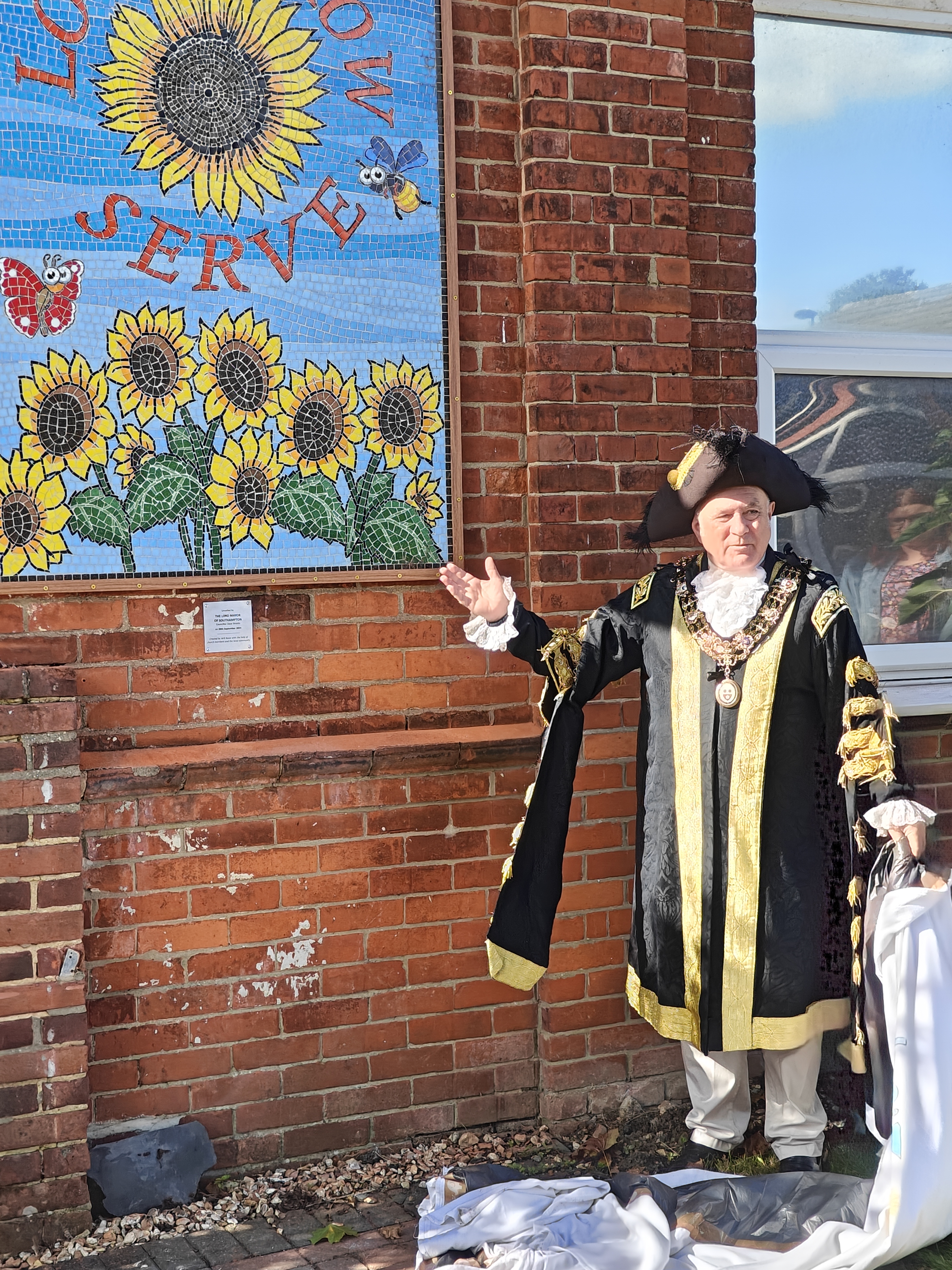 Unveiling by Lord Mayor Dave